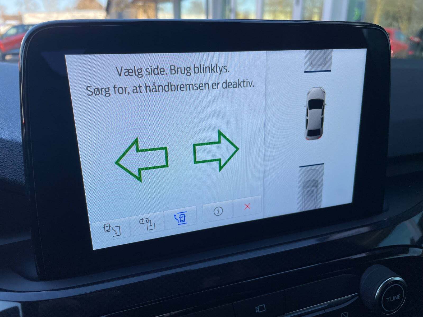 Grå Ford Kuga fra 2021