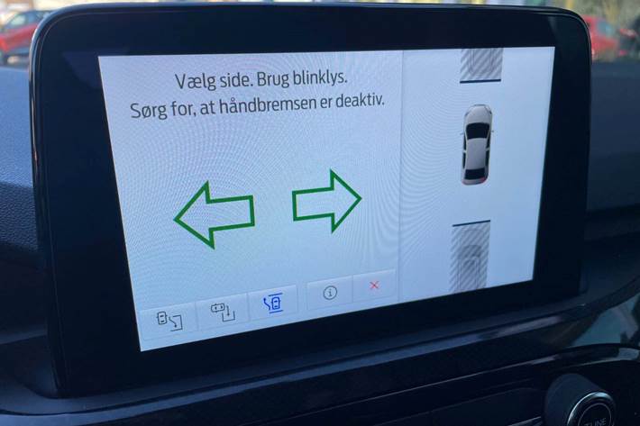 Grå Ford Kuga fra 2021