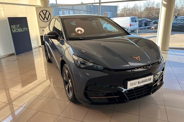 Blå Cupra Tavascan fra 2024