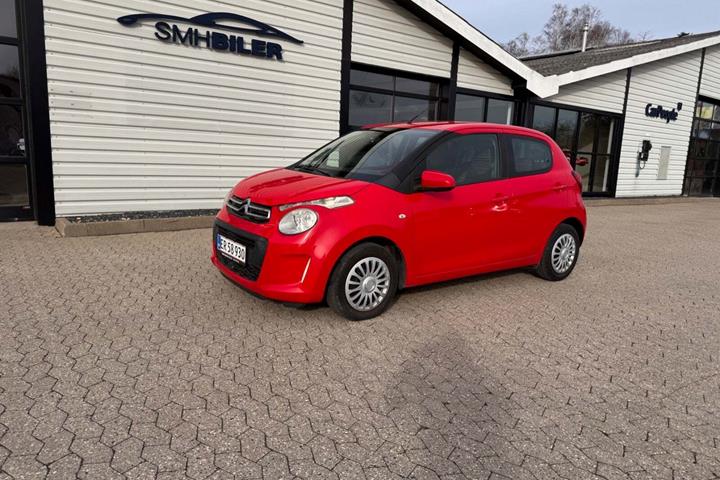 Rød Citroën C1 fra 2015 set udefra