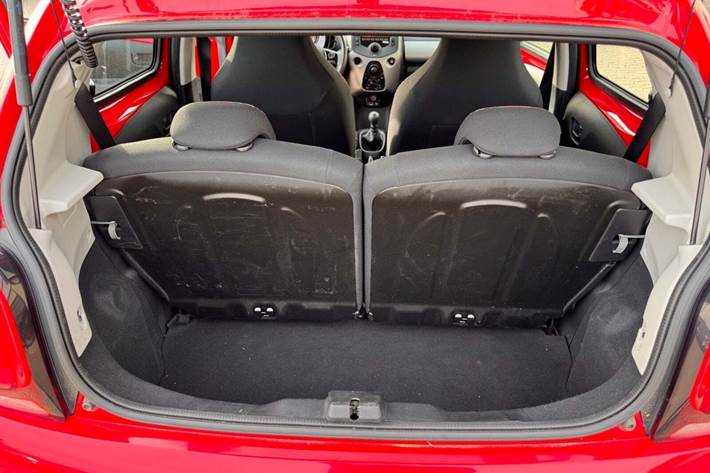 Rød Citroën C1 fra 2015