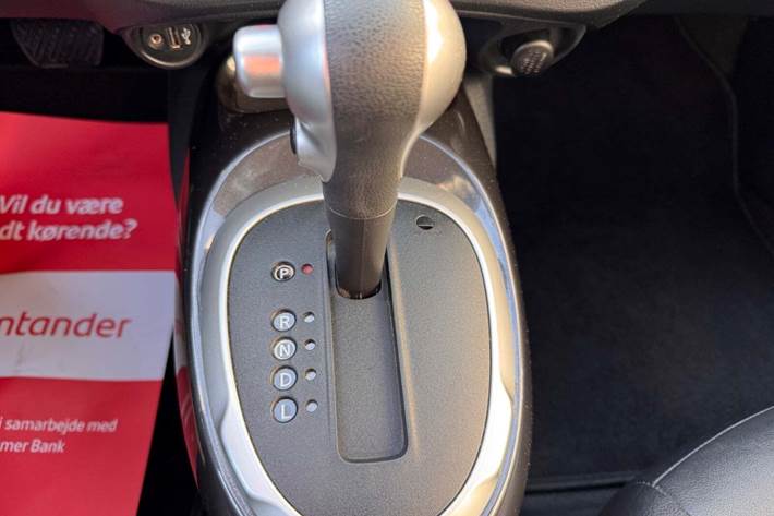 Sort Nissan Juke fra 2019