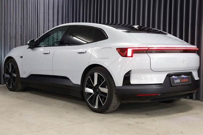 Sølv Polestar 4 fra 2024