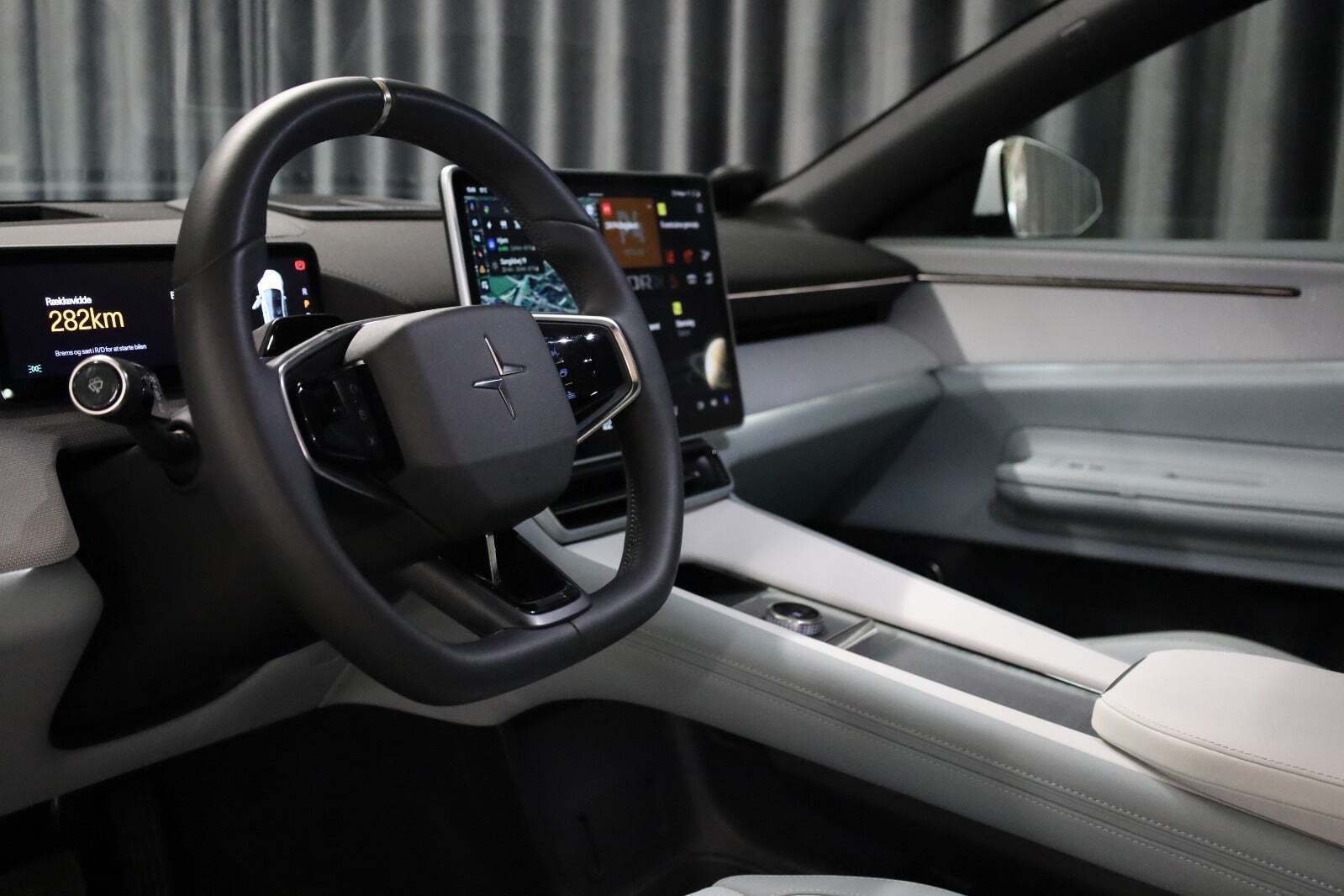 Polestar 4 Long Range AWD