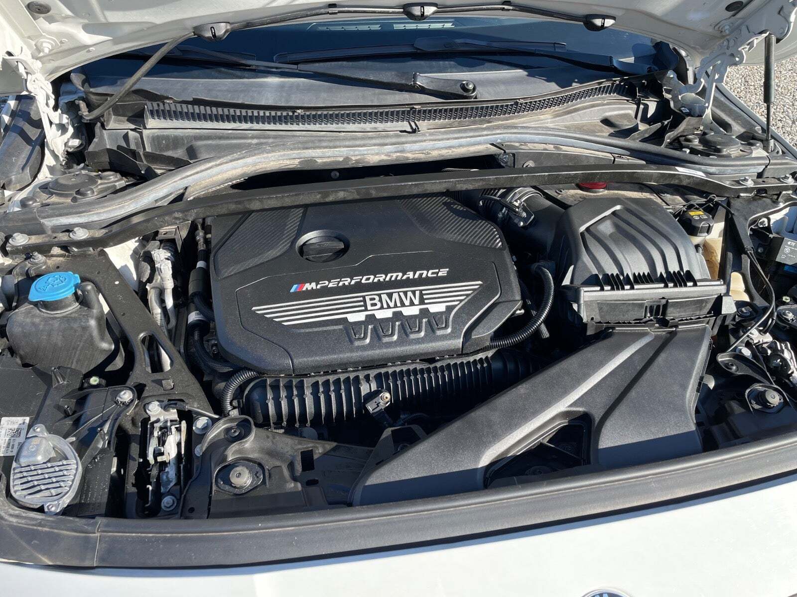 Hvid BMW M135i fra 2020