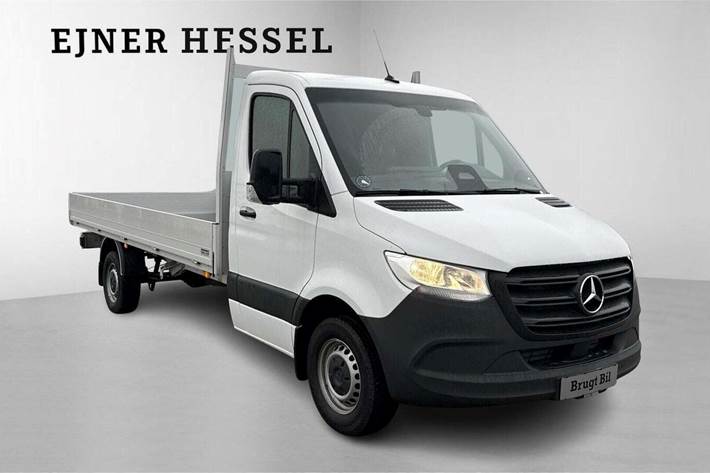 Hvid Mercedes Sprinter 317 fra 2025