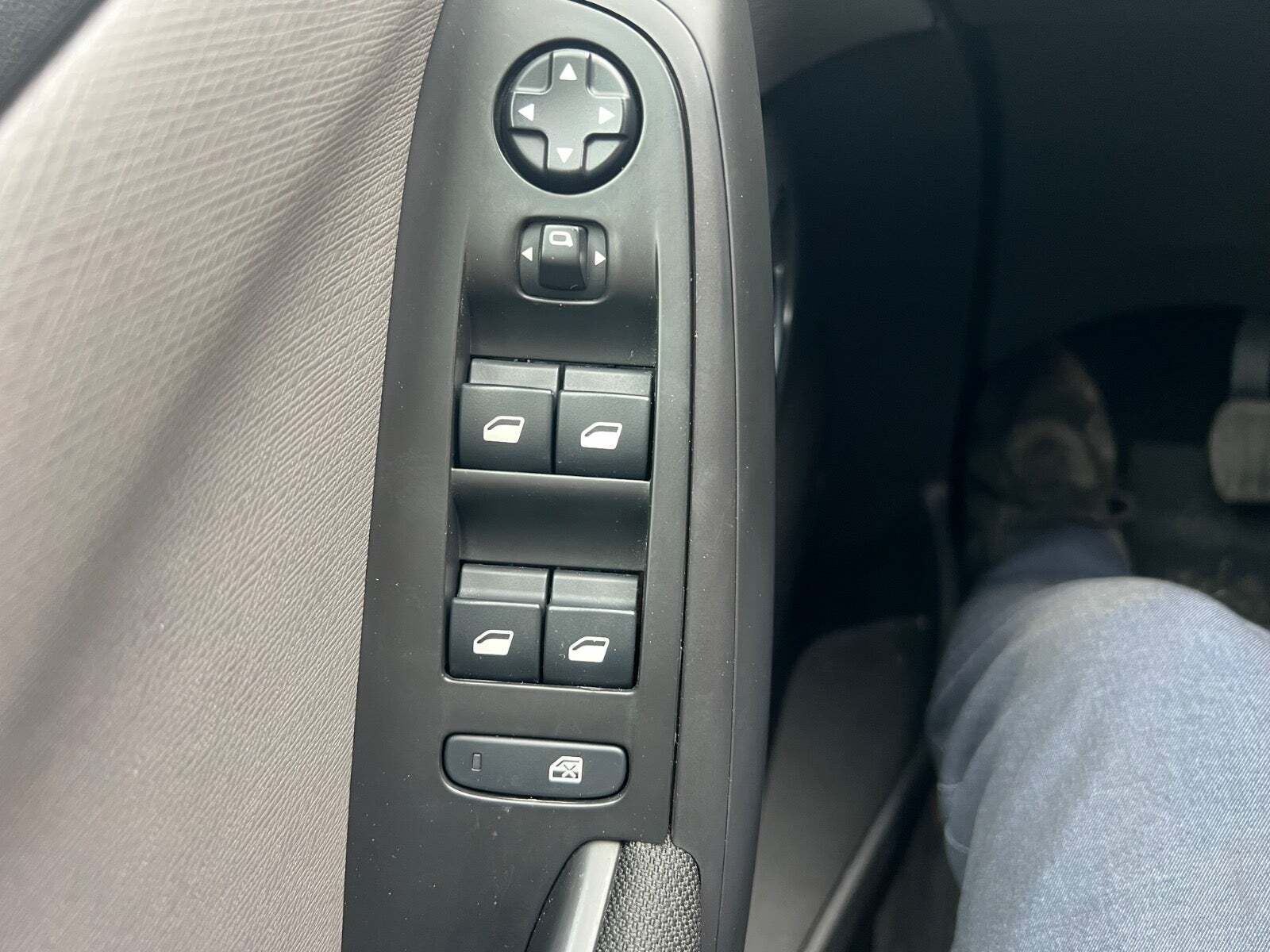 Grå Citroën Grand C4 SpaceTourer fra 2020