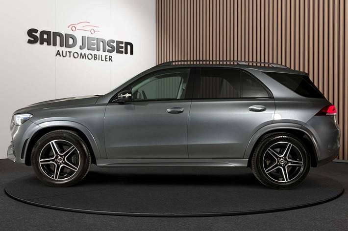 Grå Mercedes GLE450 fra 2019