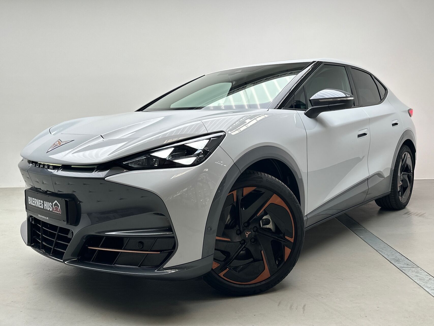 Hvid Cupra Tavascan fra 2025