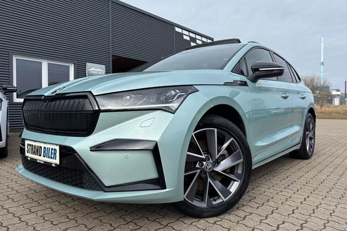 Grøn Skoda Enyaq fra 2023