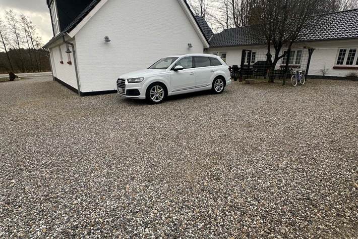 Hvid Audi Q7 fra 2015