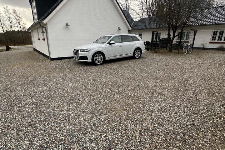 Hvid Audi Q7 fra 2015