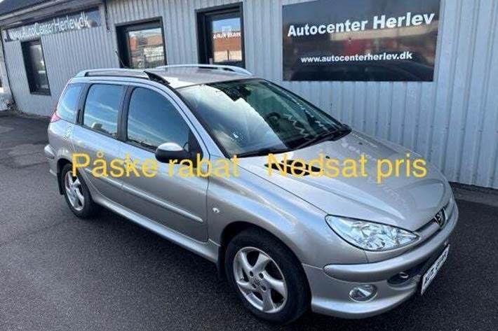 Sølv Peugeot 206 fra 2006