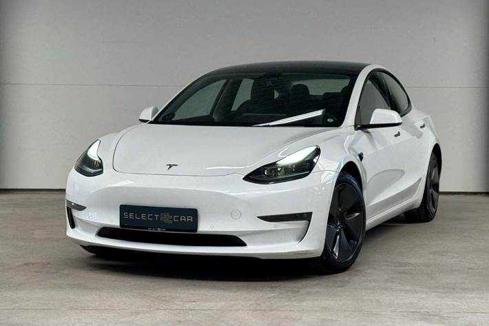 Hvid Tesla Model 3 fra 2022