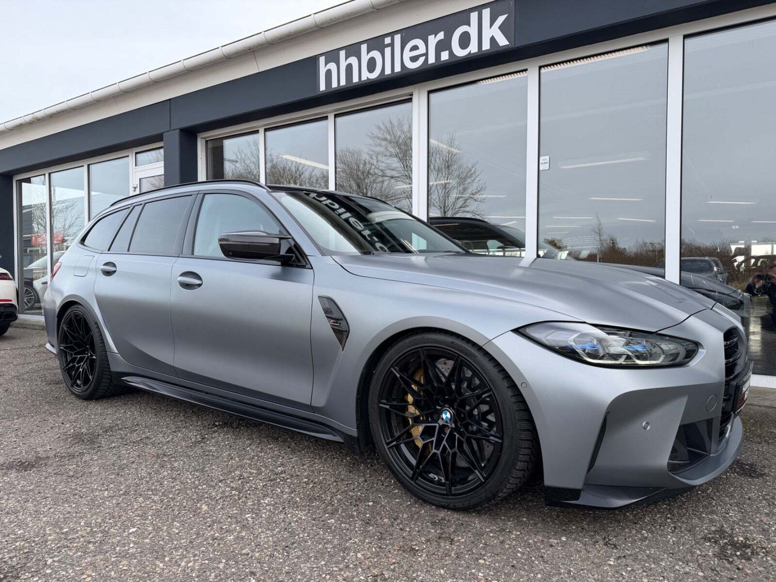 Grå BMW M3 fra 2024