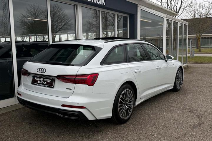 Hvid Audi A6 fra 2022