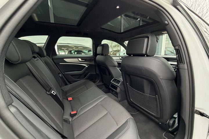 Hvid Audi A6 fra 2022