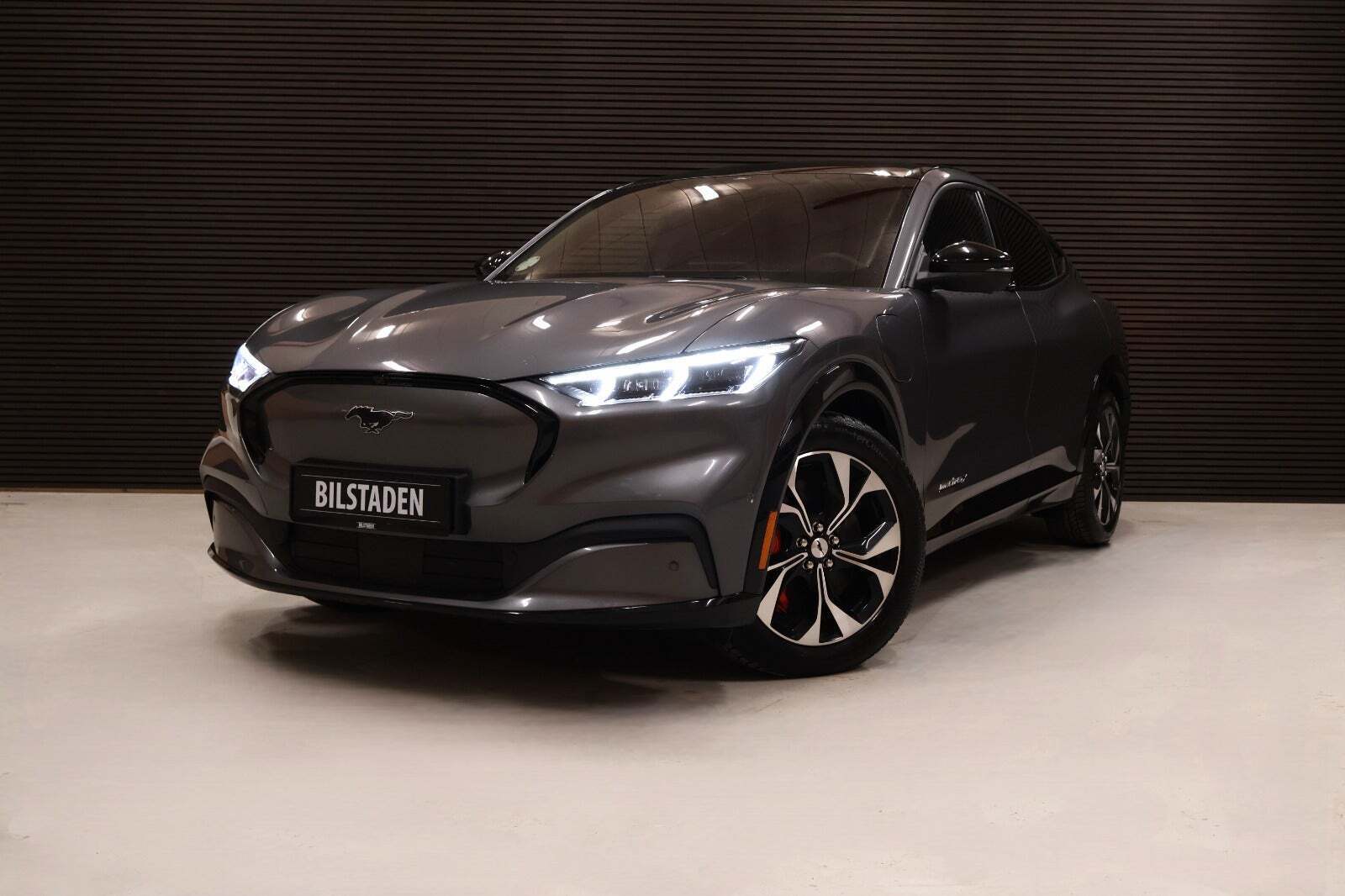 Ford Mustang Mach-E 88 Extended Range AWD