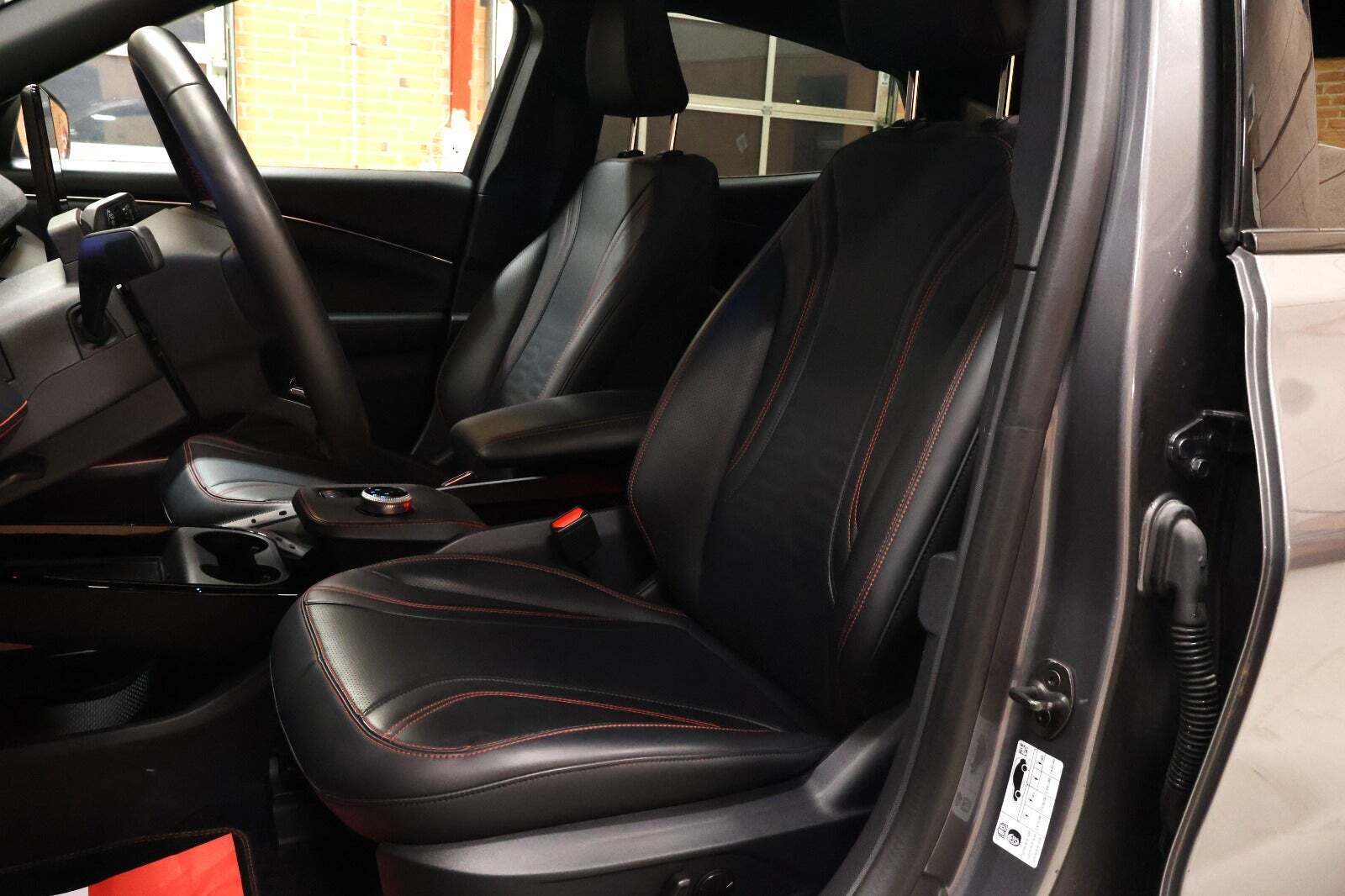 Ford Mustang Mach-E 88 Extended Range AWD