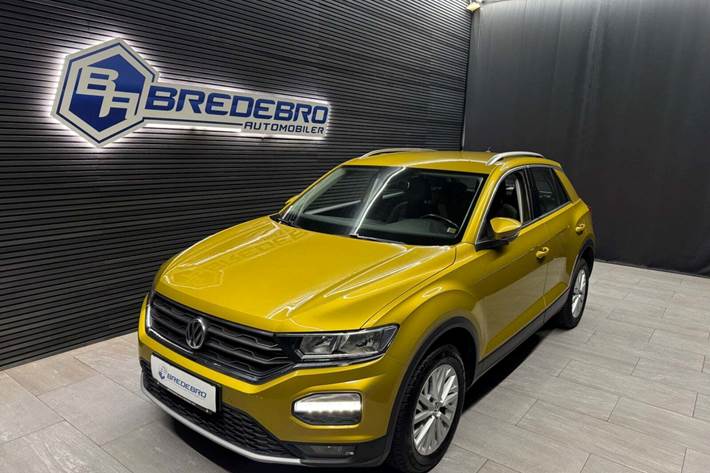 Gul VW T-Roc fra 2018 set udefra