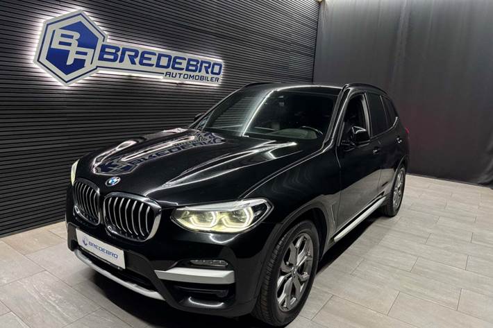 Sort BMW X3 fra 2019 set udefra