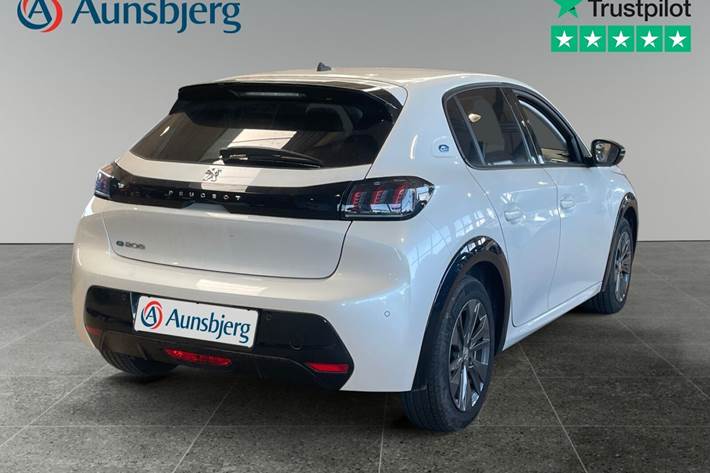 Hvid Peugeot e-208 fra 2022