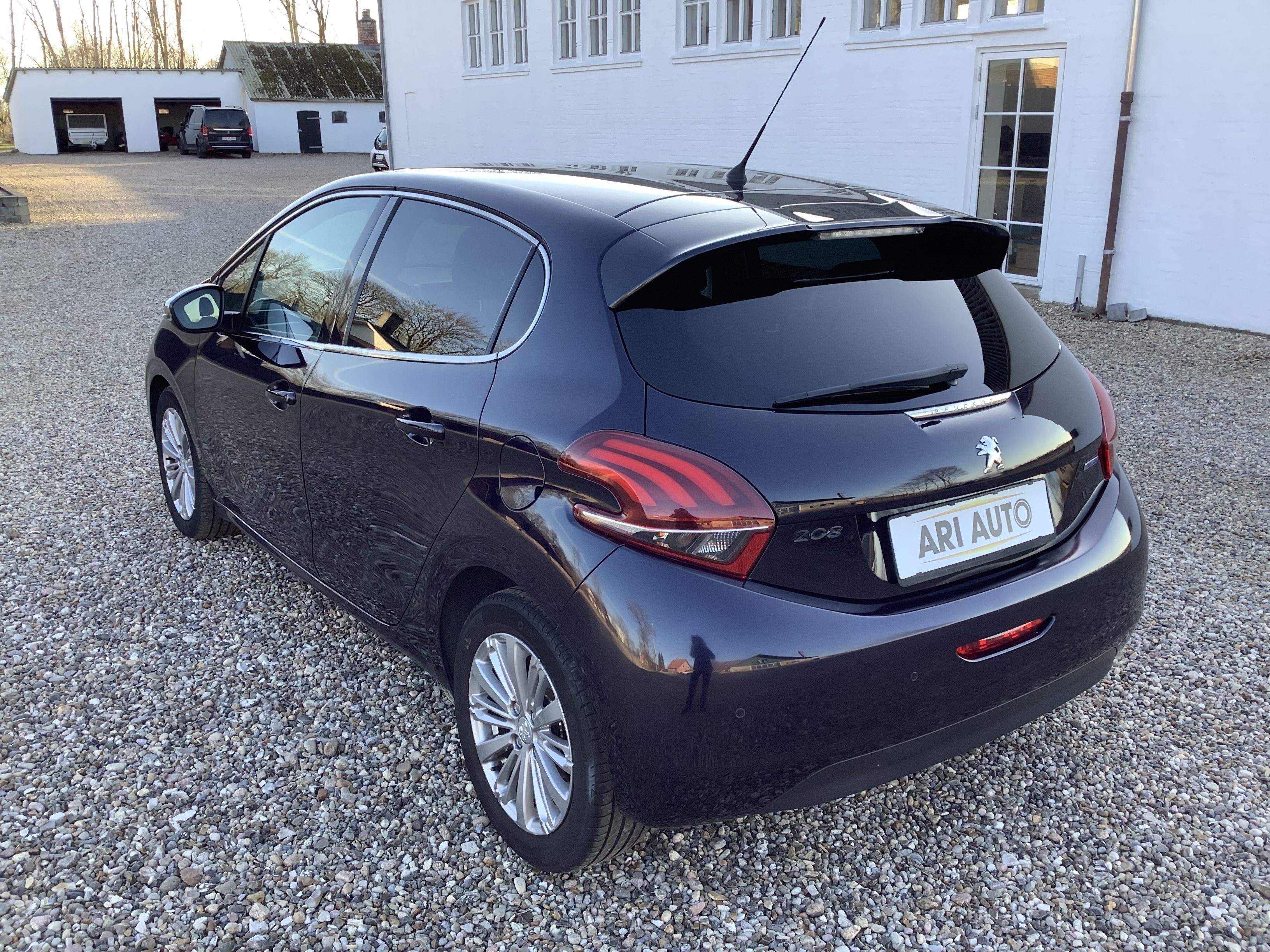 Peugeot 208 1,6 BlueHDI 100 hk 5D