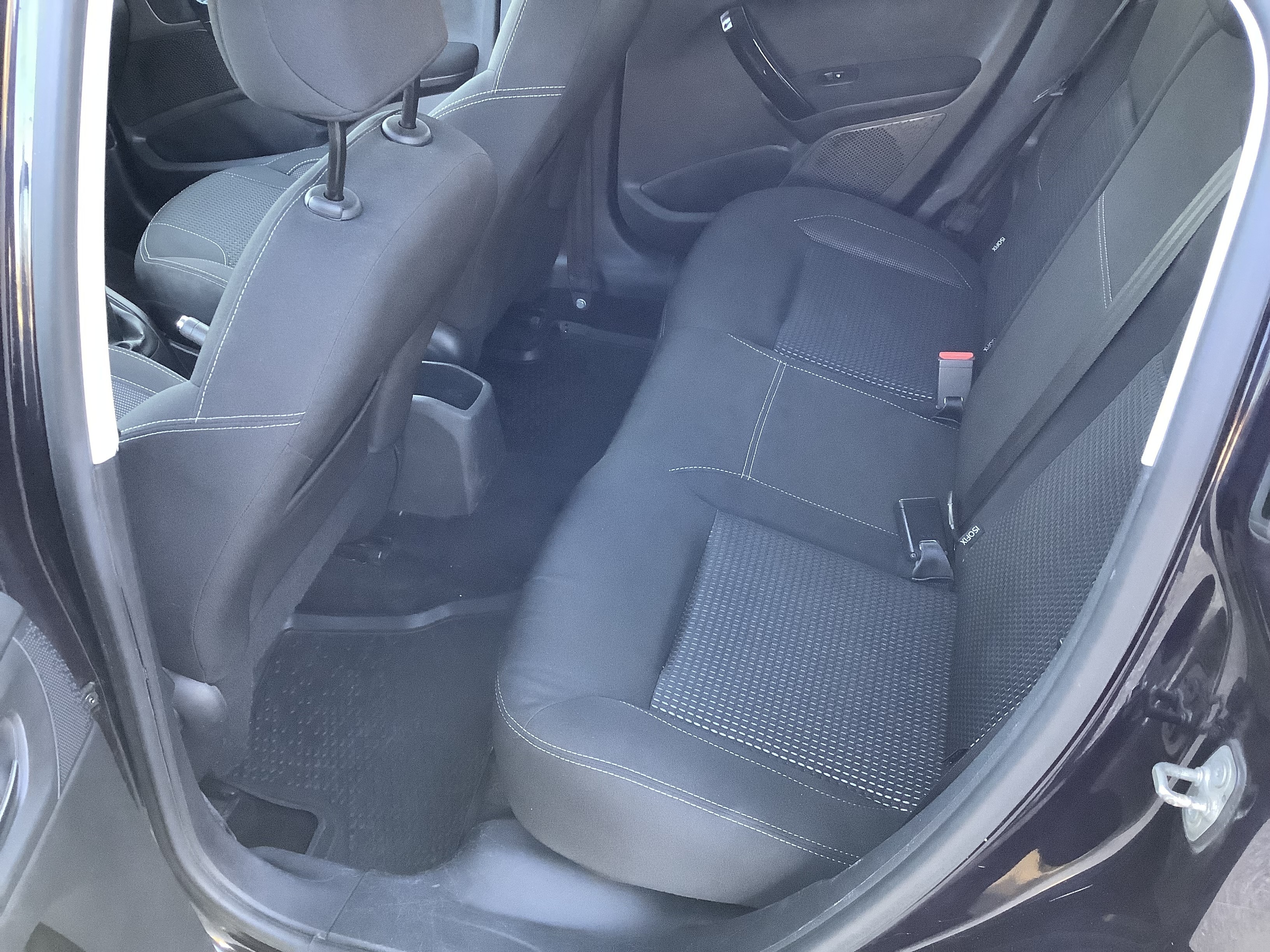 Blå Peugeot 208 fra 2015