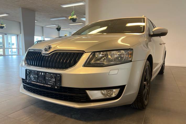 Sølv Skoda Octavia fra 2015