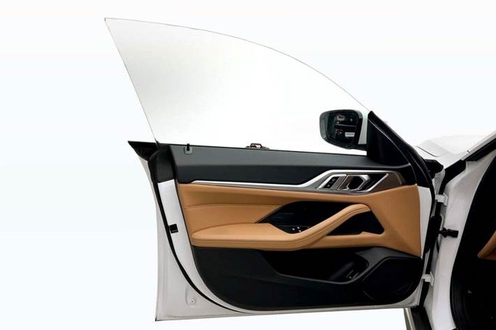 Hvid BMW i4 fra 2024