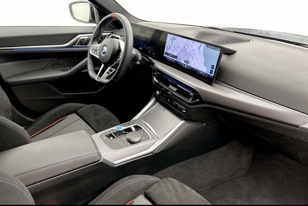 Grøn BMW i4 fra 2025