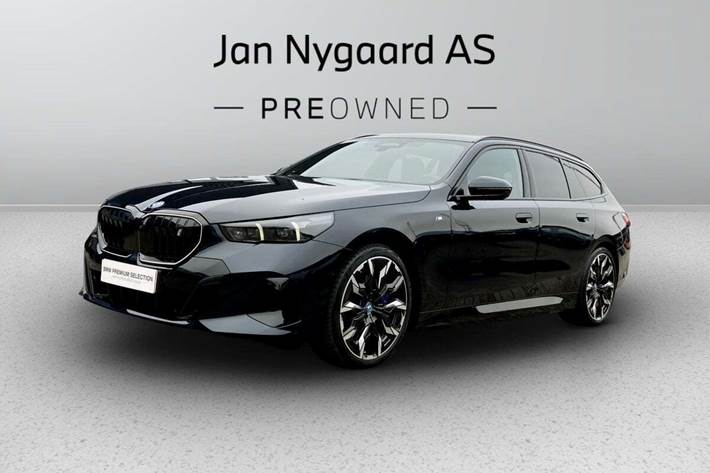 Sort BMW i5 fra 2025