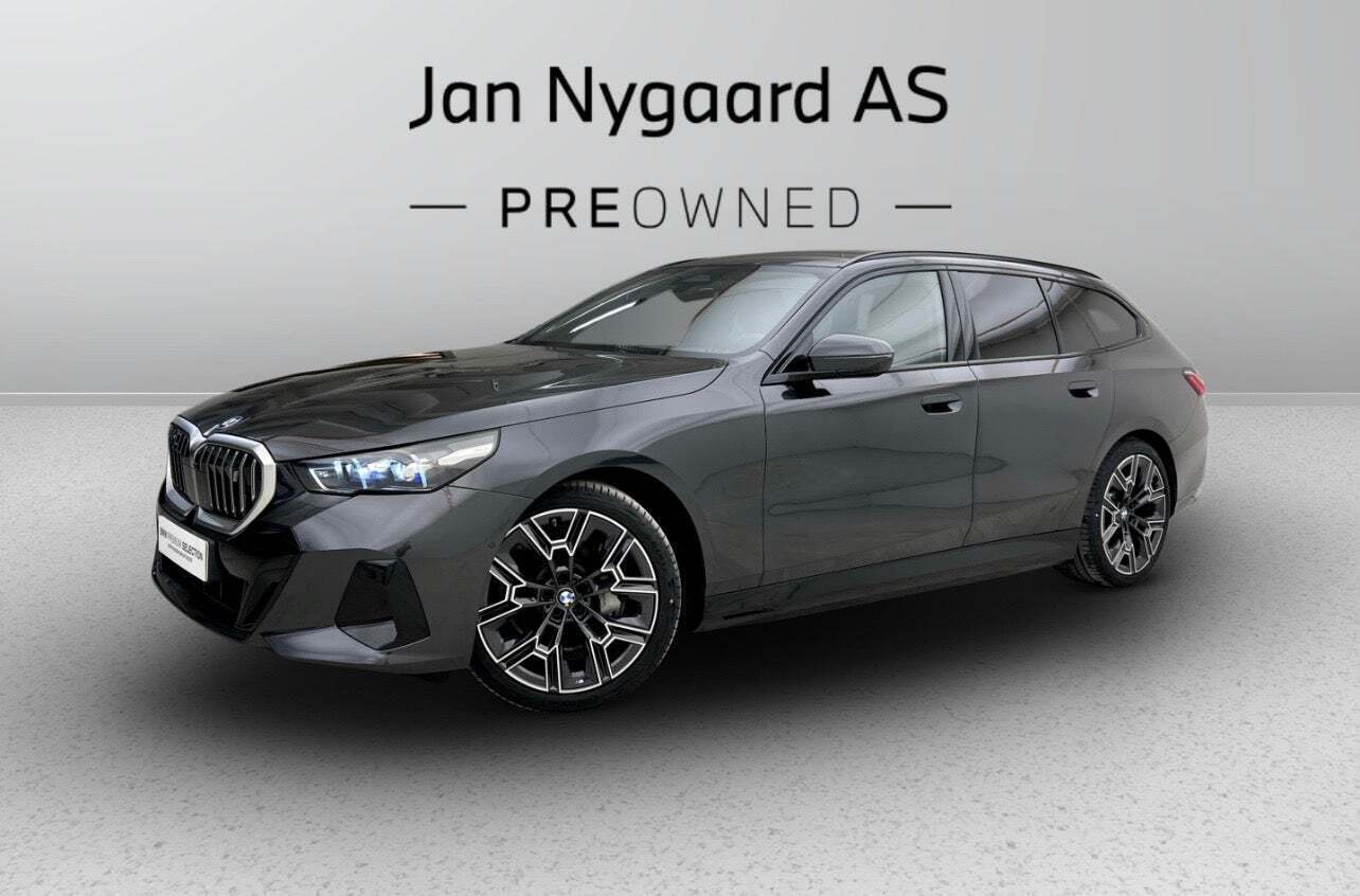 BMW i5 eDrive40 Touring Fully Charged