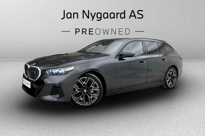 Grå BMW i5 fra 2026