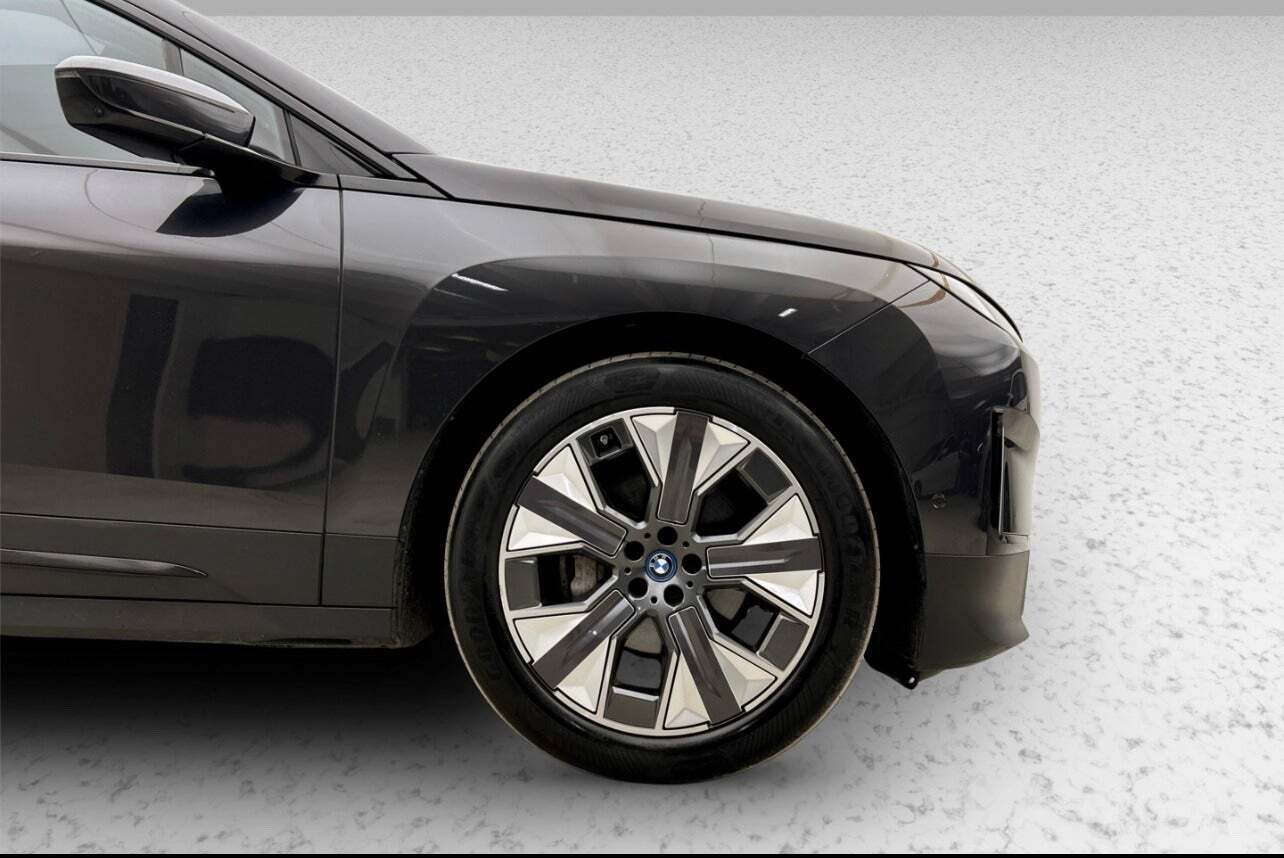 BMW iX xDrive40