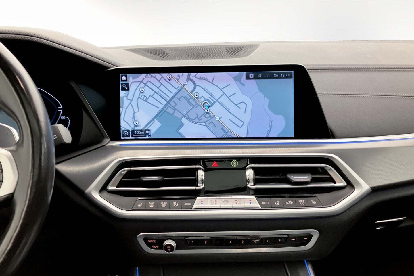 Grå BMW X5 fra 2022