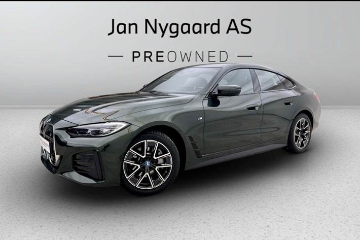 Grøn BMW i4 fra 2024