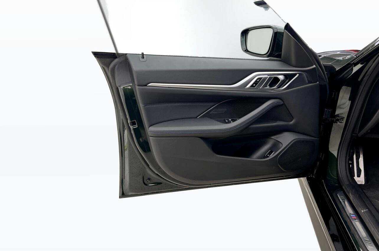 Grøn BMW i4 fra 2024