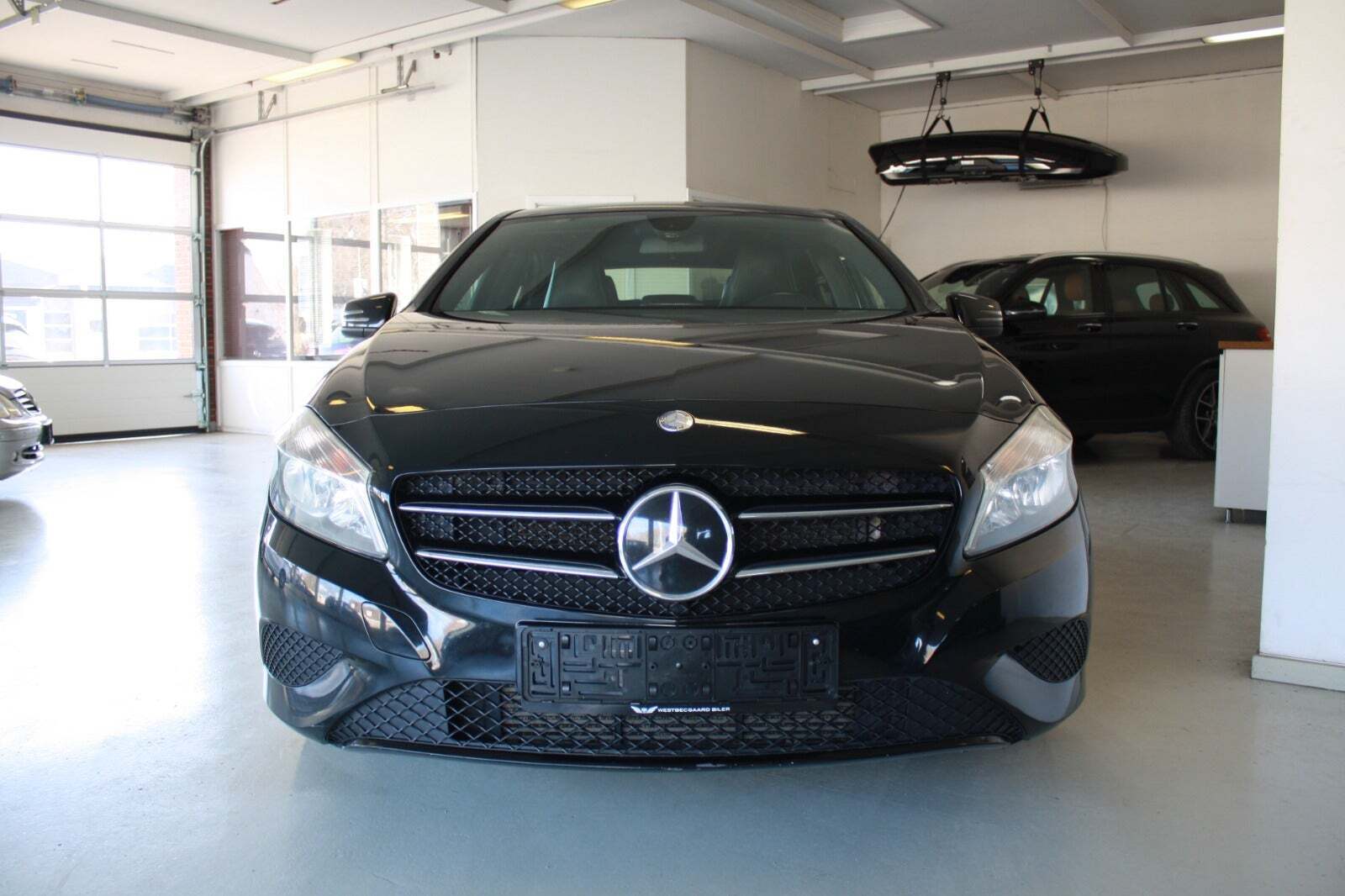 Sort Mercedes A180 fra 2013
