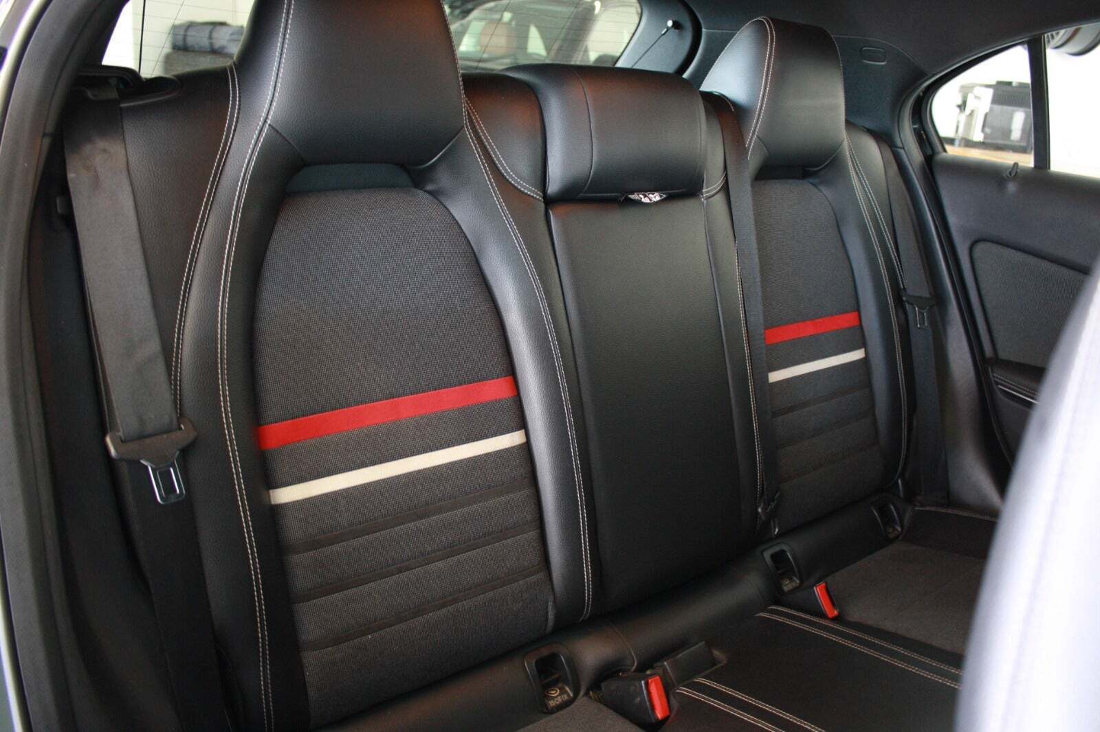 Sort Mercedes A180 fra 2013