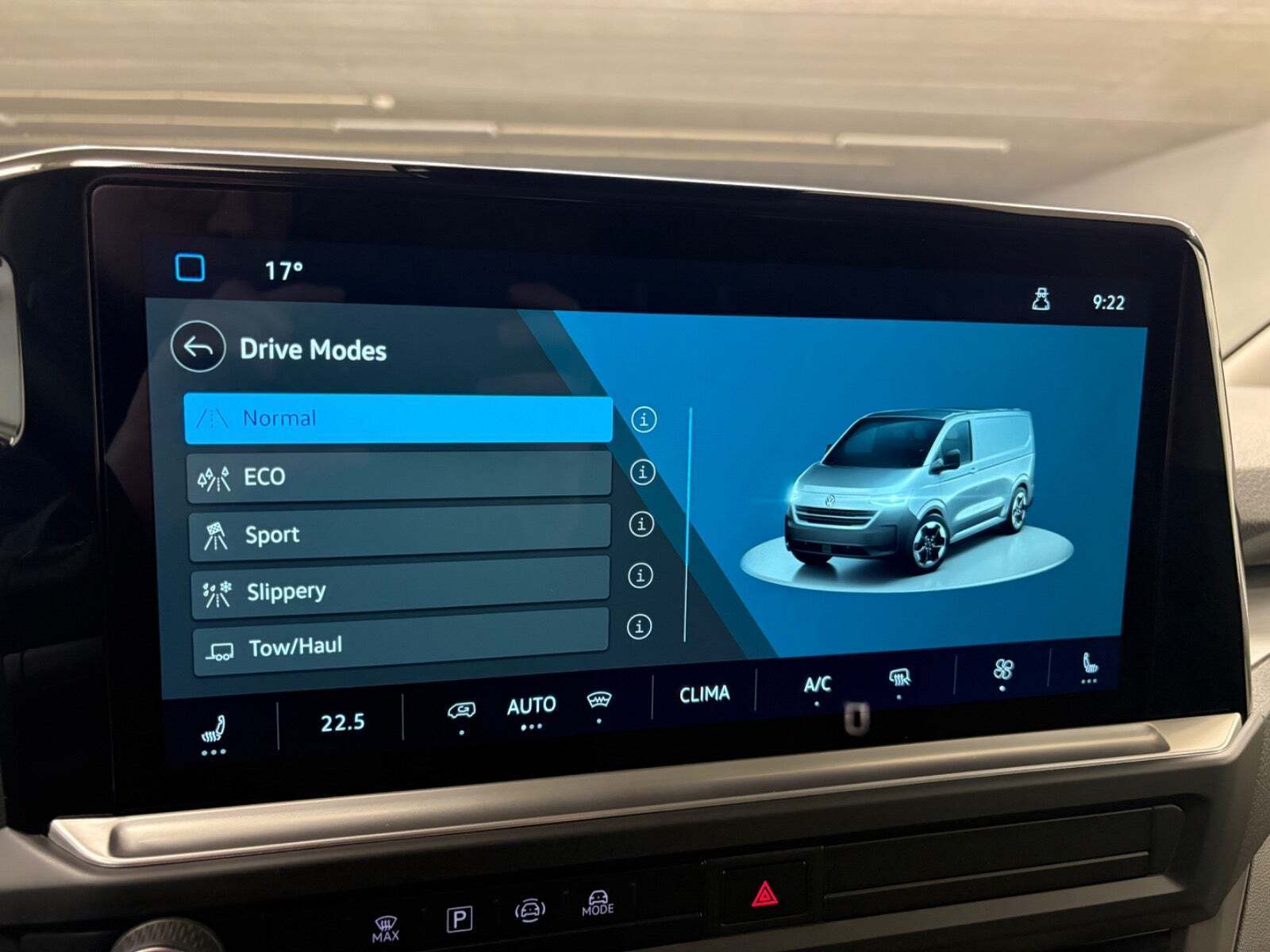 Hvid VW e-Transporter fra 2025