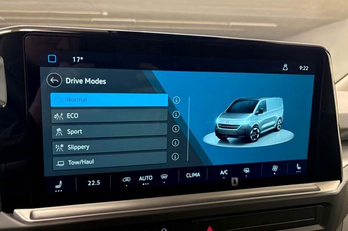 Hvid VW e-Transporter fra 2025