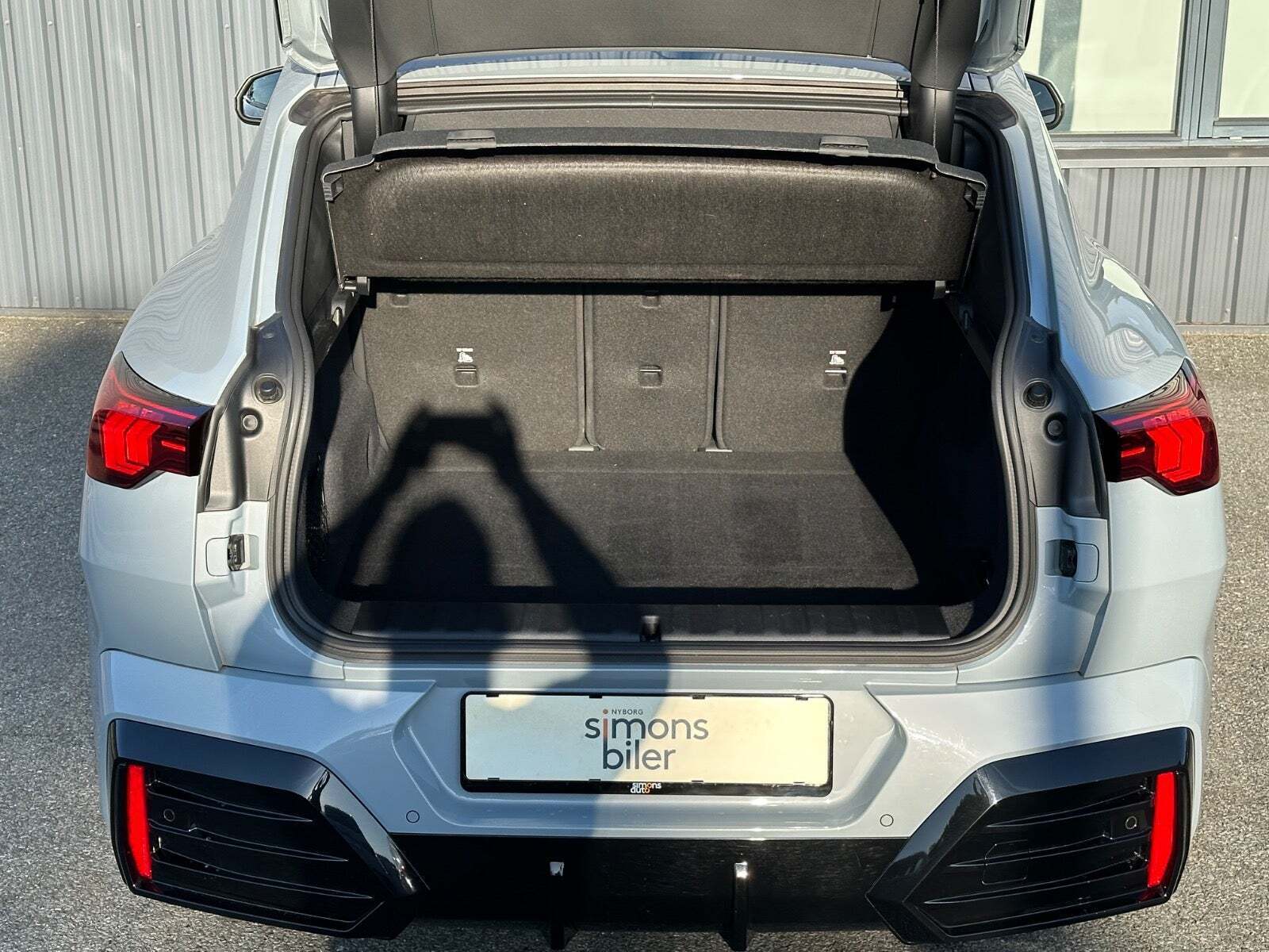 Grå BMW iX2 fra 2024