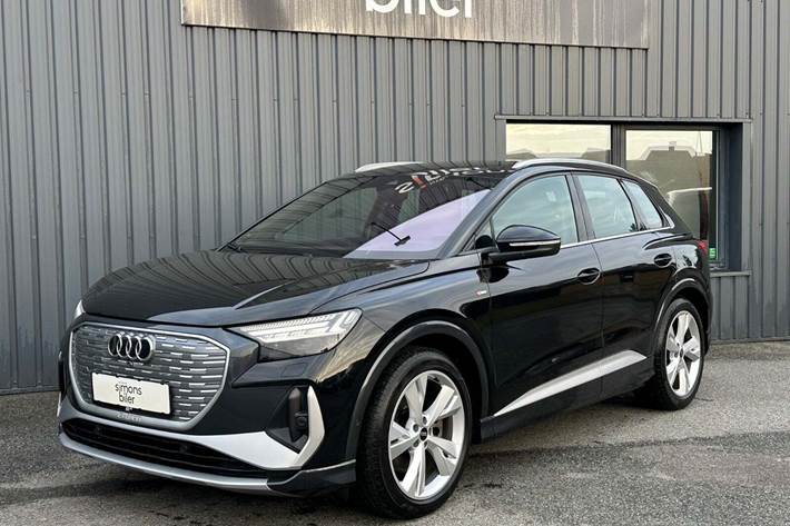 Sort Audi Q4 e-tron fra 2022 set udefra