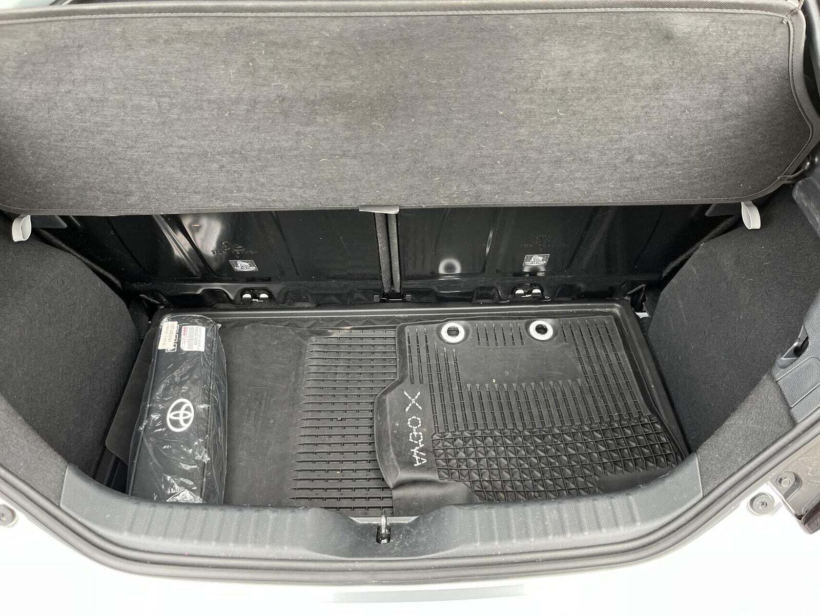 Sølv Toyota Aygo X fra 2022