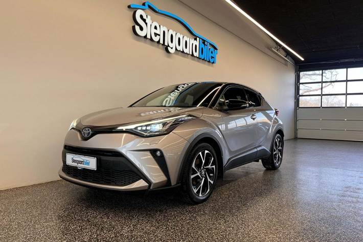 Grå Toyota C-HR fra 2020 set udefra