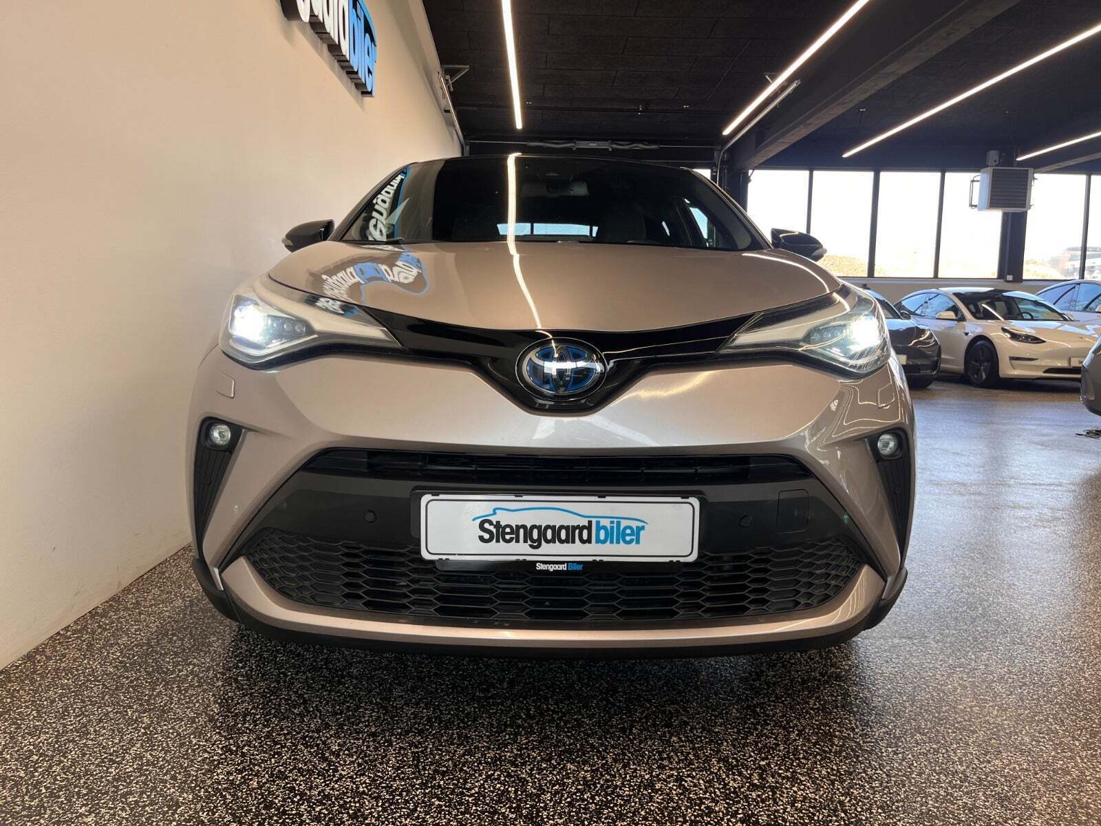 Toyota C-HR 1,8 Hybrid C-LUB Premium CVT