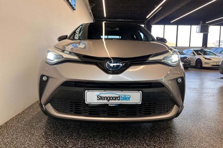Grå Toyota C-HR fra 2020