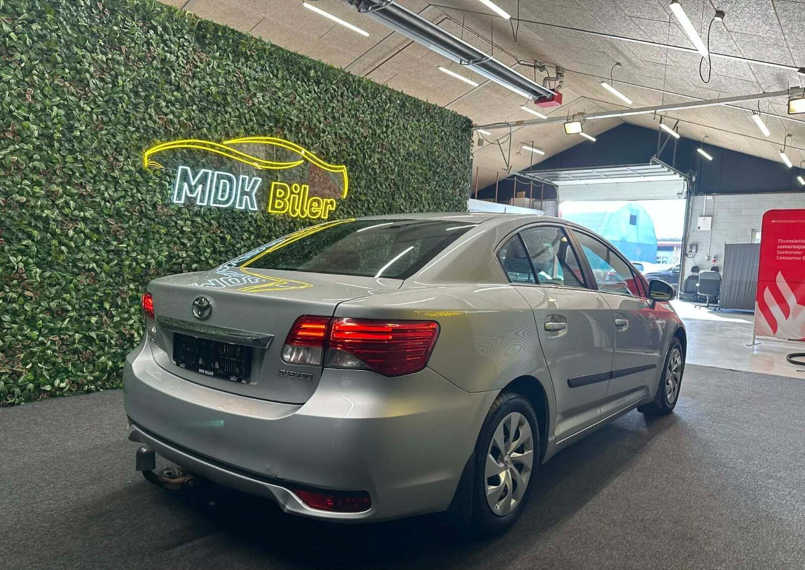 undefined Toyota Avensis fra 2012