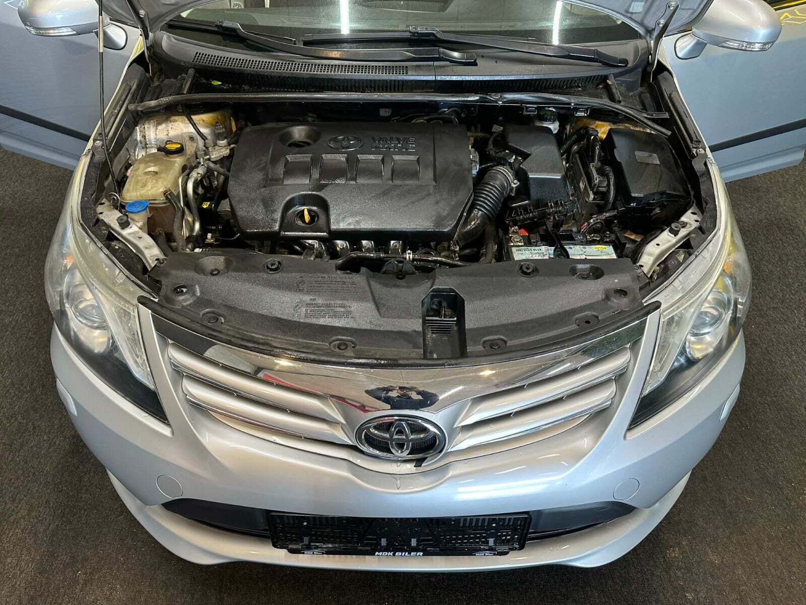 undefined Toyota Avensis fra 2012